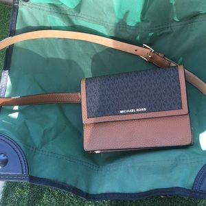 MICHAEL KORS fanny pack